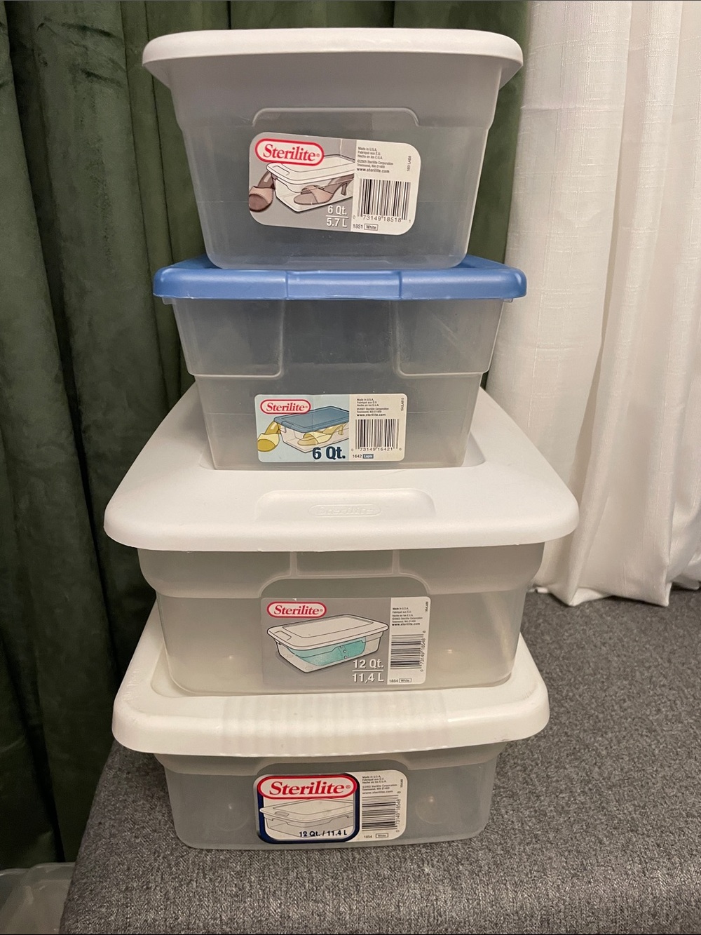 Set of 4 STERILITE Plastic Storage Containers or Bins with Lids Lightly Used